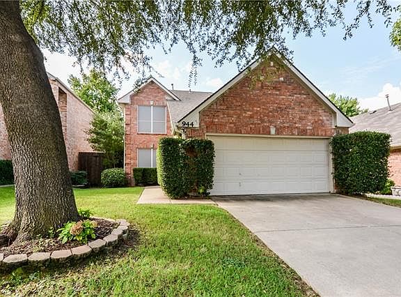 3rd image of 944 Plantation Dr