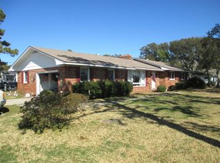 699 Island Rd, Harkers Island, NC 28531