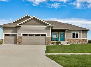 1214 NE 51st St, Ankeny, IA 50021