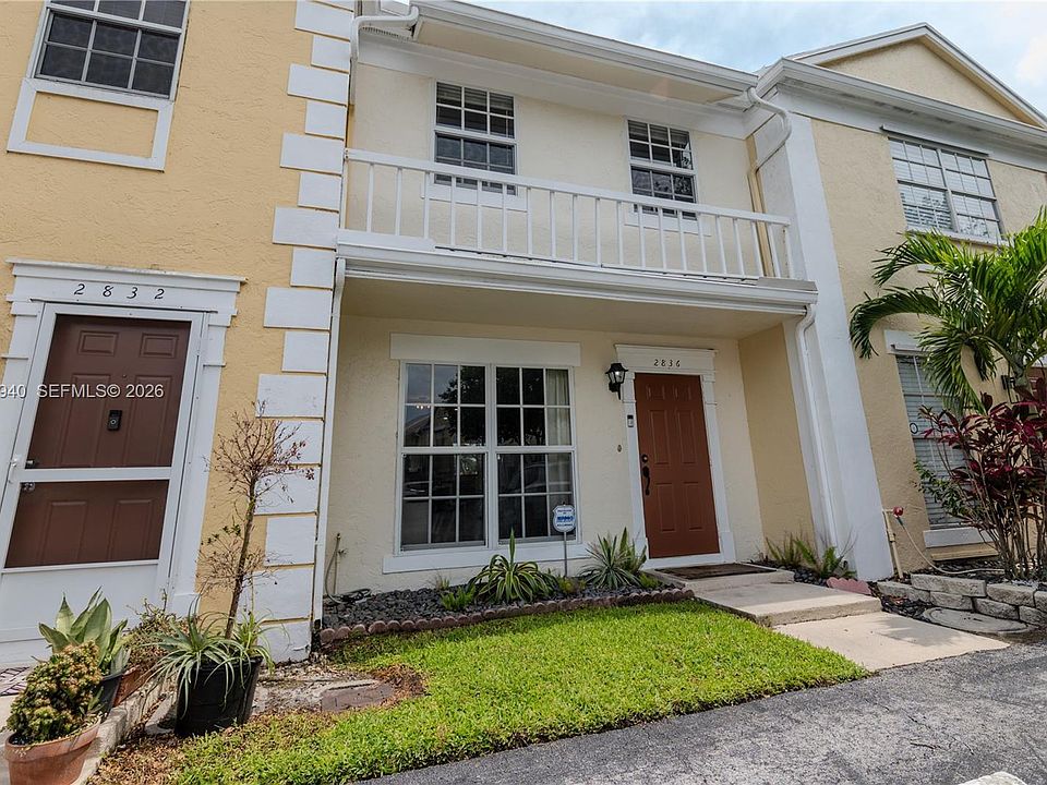 1st image of 2836 S Edgehill Ln