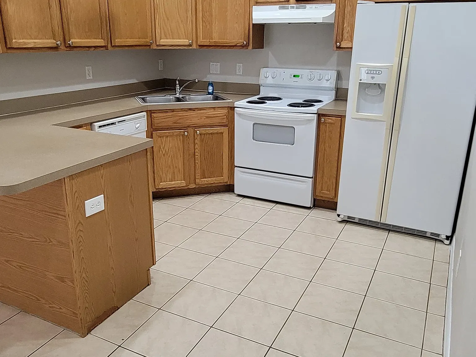 3 bed, 1150 sqft, $1,600 — Photo 4