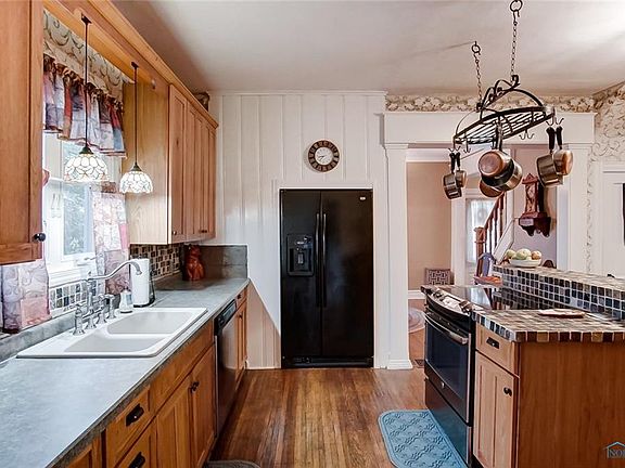 4th image of 701 Wallace Ave