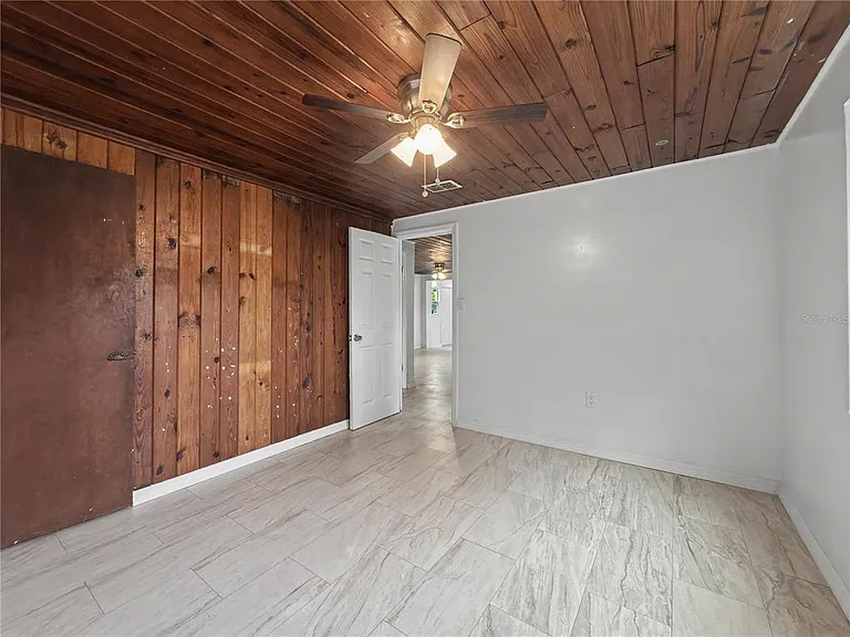 2848 W Harwood St — Photo 16