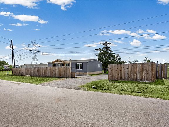 3rd image of 109 Zacate St