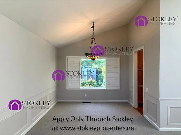 637 Tarrytown Ct — Photo 4