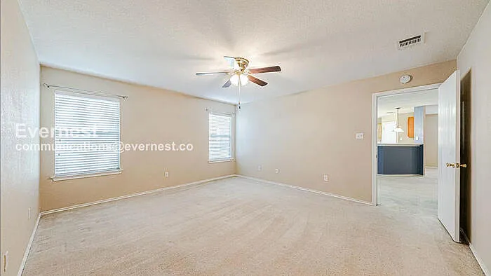 109 Covey Ln — Photo 8
