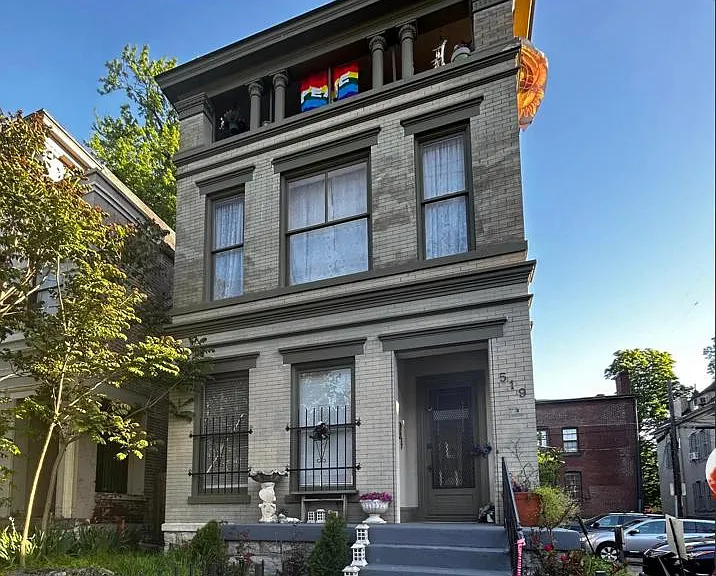 519 W Hill St — Photo 1