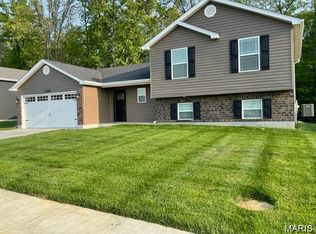 28719 Woodland Heights Dr, Warrenton, MO 63383