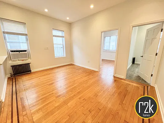 Rented by Realty 2000 Corp | media 5