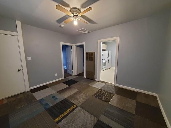 5th image of 307 N Elm St #307