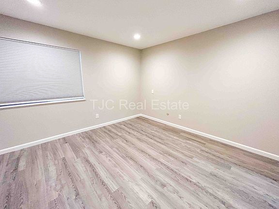 4th image of 8335 Fairmount Dr Unit 3-102