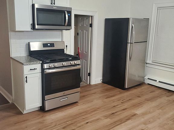 2nd image of 191 Mulberry St Floor 1