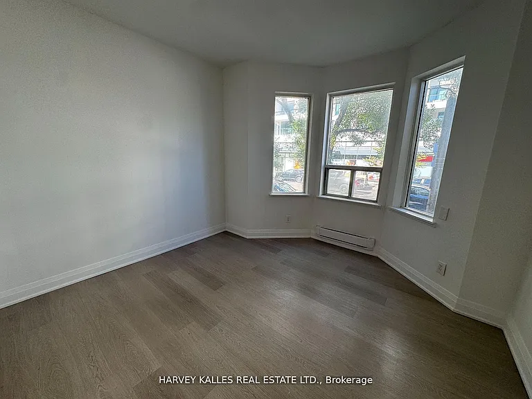 399 Dupont St #304 — Photo 3
