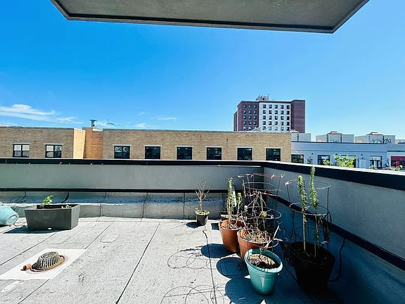 5th image of 862 Dekalb Ave #4B