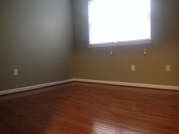 Upstairs Bedroom 2