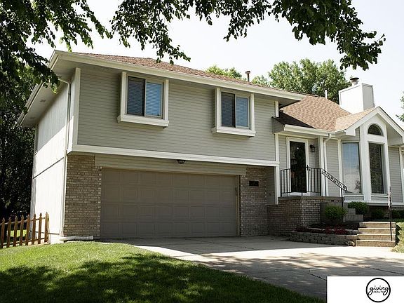 3rd image of 116 Carolina Dr S