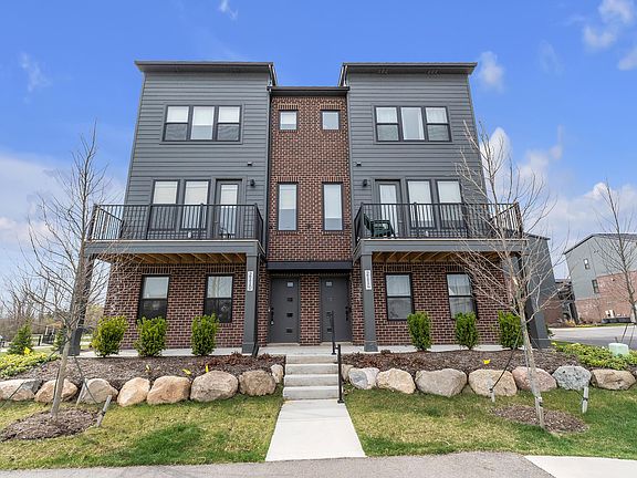 2nd image of 2110 Park Dr