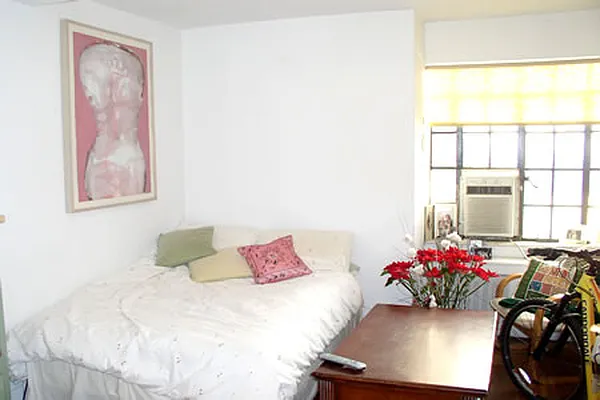 Rented by Steven Corcoran Real Estate | media 14