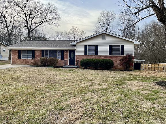 2nd image of 907 W Forest Blvd