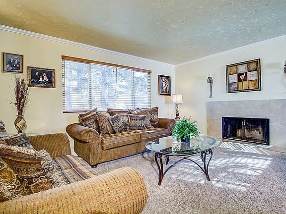 3rd image of 4992 W Hellas Dr