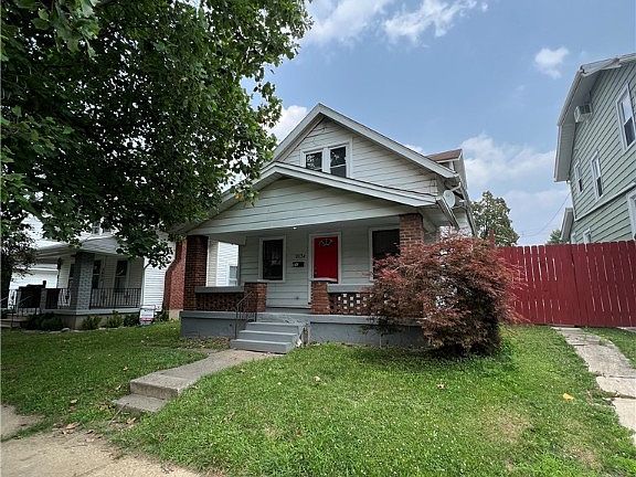 3rd image of 2034 Brookline Ave