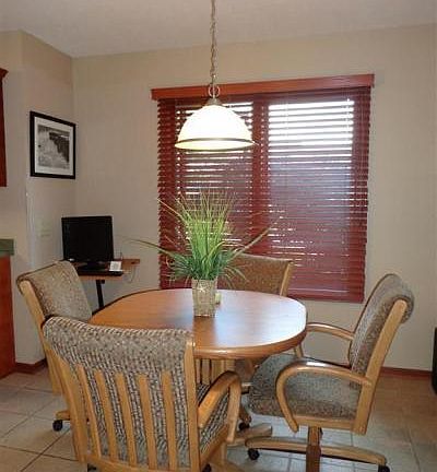 4th image of 3250 Del Mar Dr