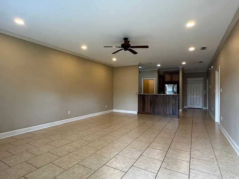 9100 Shadow Oak Dr — Photo 10