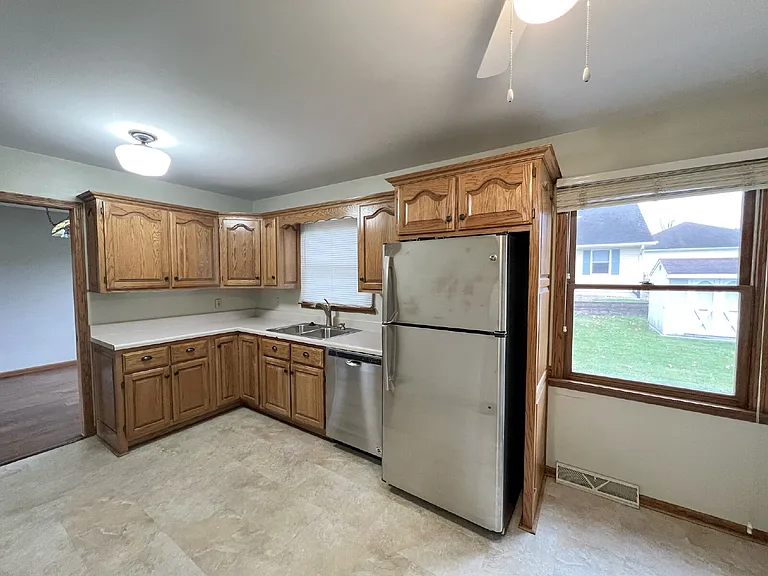 623 Mason St — Photo 5