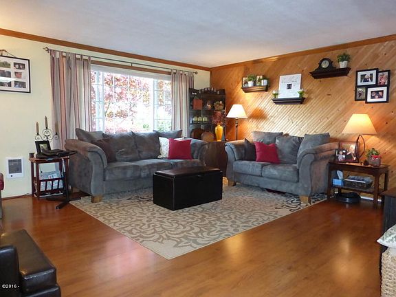 3rd image of 1911 SE Alder Lane Dr