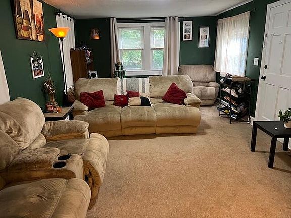 2nd image of 2304 Belle Ave NE