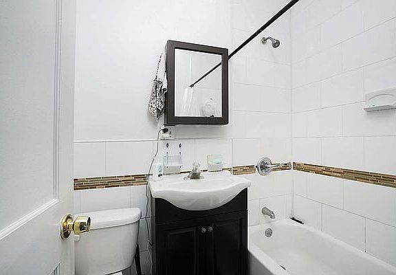 3rd image of 438 Saint Nicholas Ave #3A