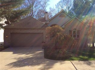 2796 Valley Rd, Cuyahoga Falls, OH 44223