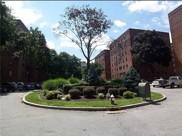 2 Fisher Dr APT 321, Mount Vernon, NY 10552