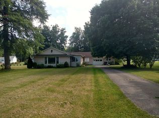 5810 Lamor Rd, Hermitage, PA 16148