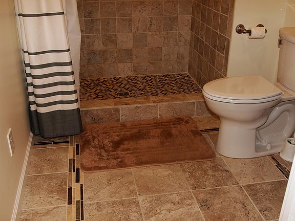 4th image of 352 Hillsdale St #6