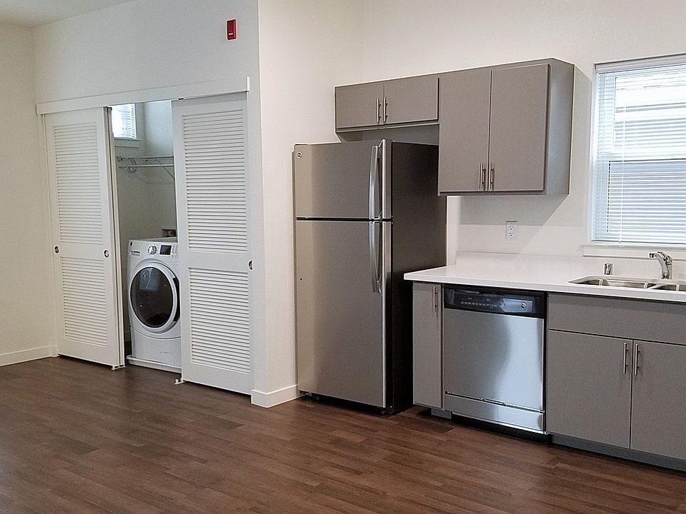 1st image of 2813 Q St Unit 201