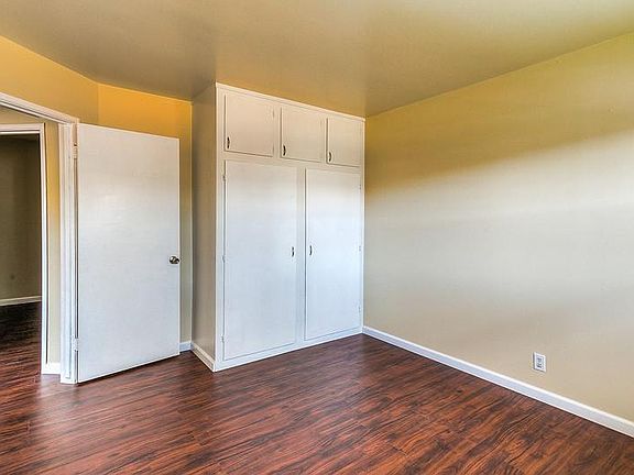2nd image of 261 Willow Ave