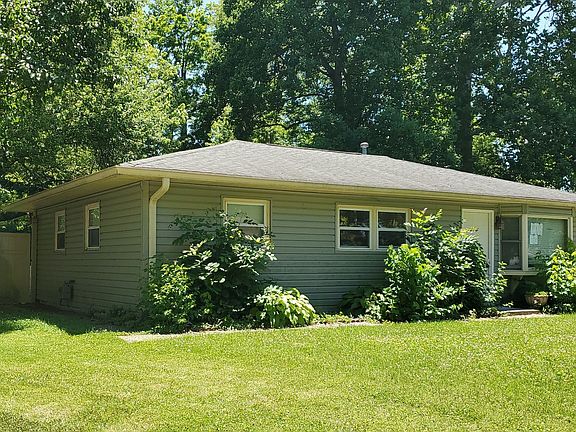 3rd image of 109 Brookside Dr