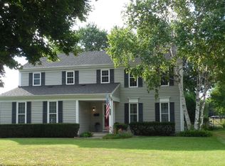 511 Dee Ln, Roselle, IL 60172