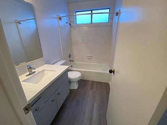 5th image of 12718 Mitchell Ave #7