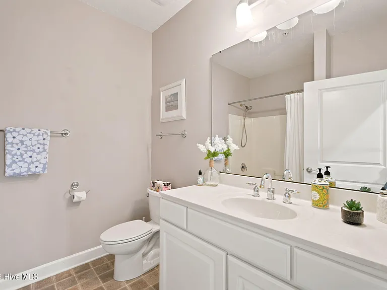 240 Woodlands Way #17 — Photo 16
