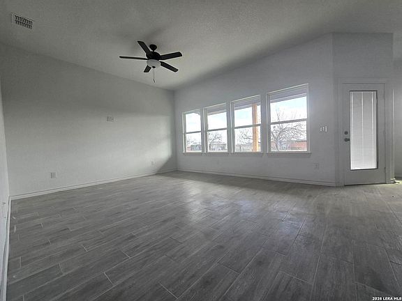 3rd image of 181 RANCHERO WAY