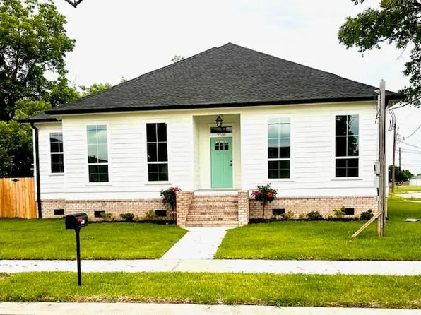 7205 Sally St, Arabi, LA 70032