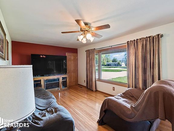 2nd image of 22776 195th St
