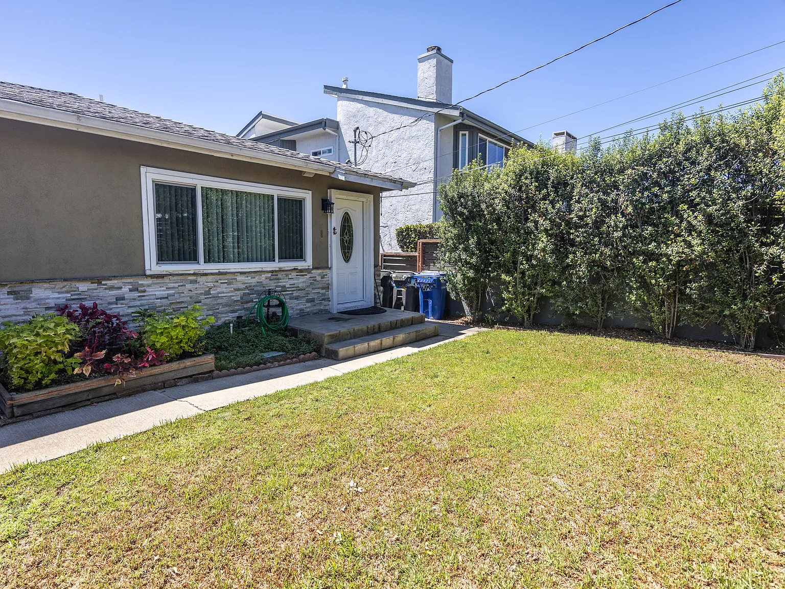 4 bed, 1500 sqft, $5,500 — Photo 1