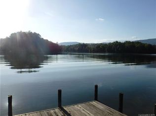 46 Peninsula Dr, Mill Spring, NC 28756