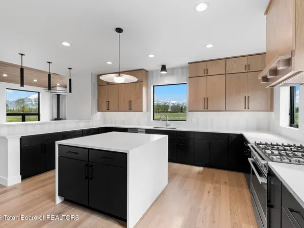 2055 Log Cabin Club Rd, Jackson, WY 83001