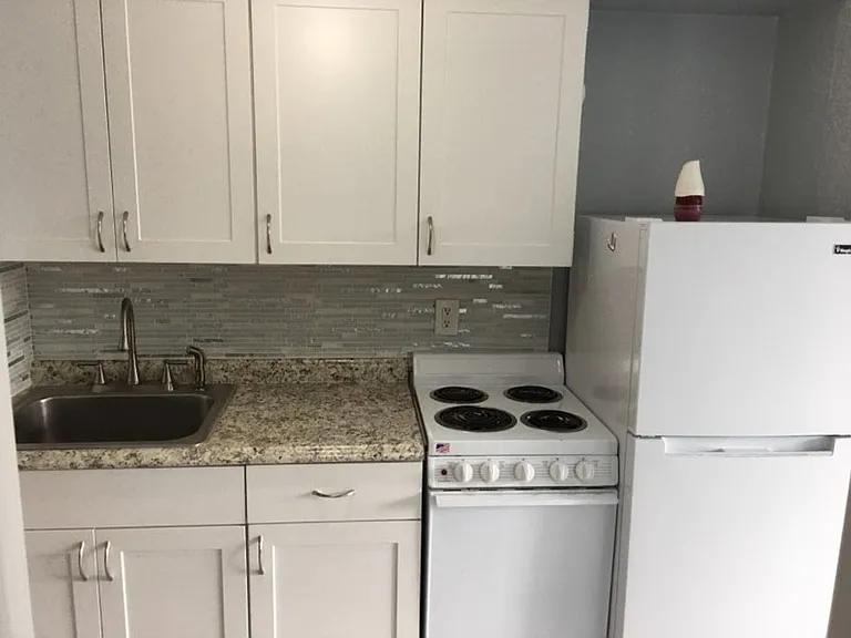 3817 Del Prado Blvd S — Photo 14