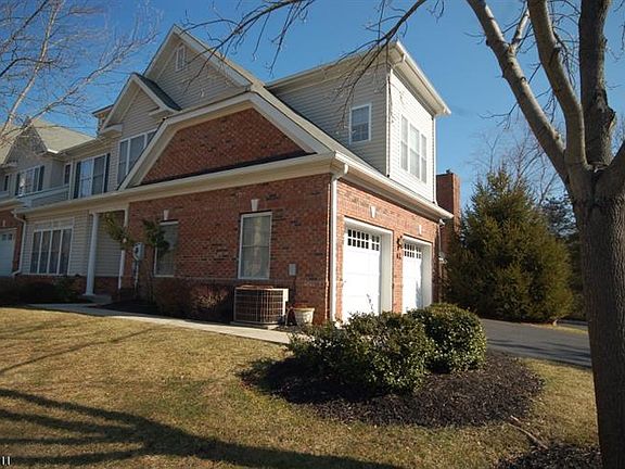 2nd image of 62 Loft Dr #62