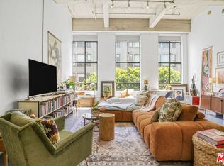 849 S Broadway #305, Los Angeles, CA 90014
